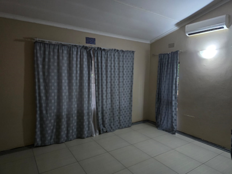 To Let 6 Bedroom Property for Rent in Kuruman Northern Cape
